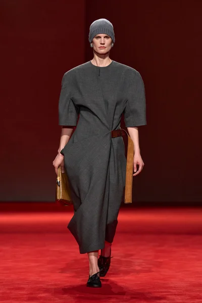 Look 4